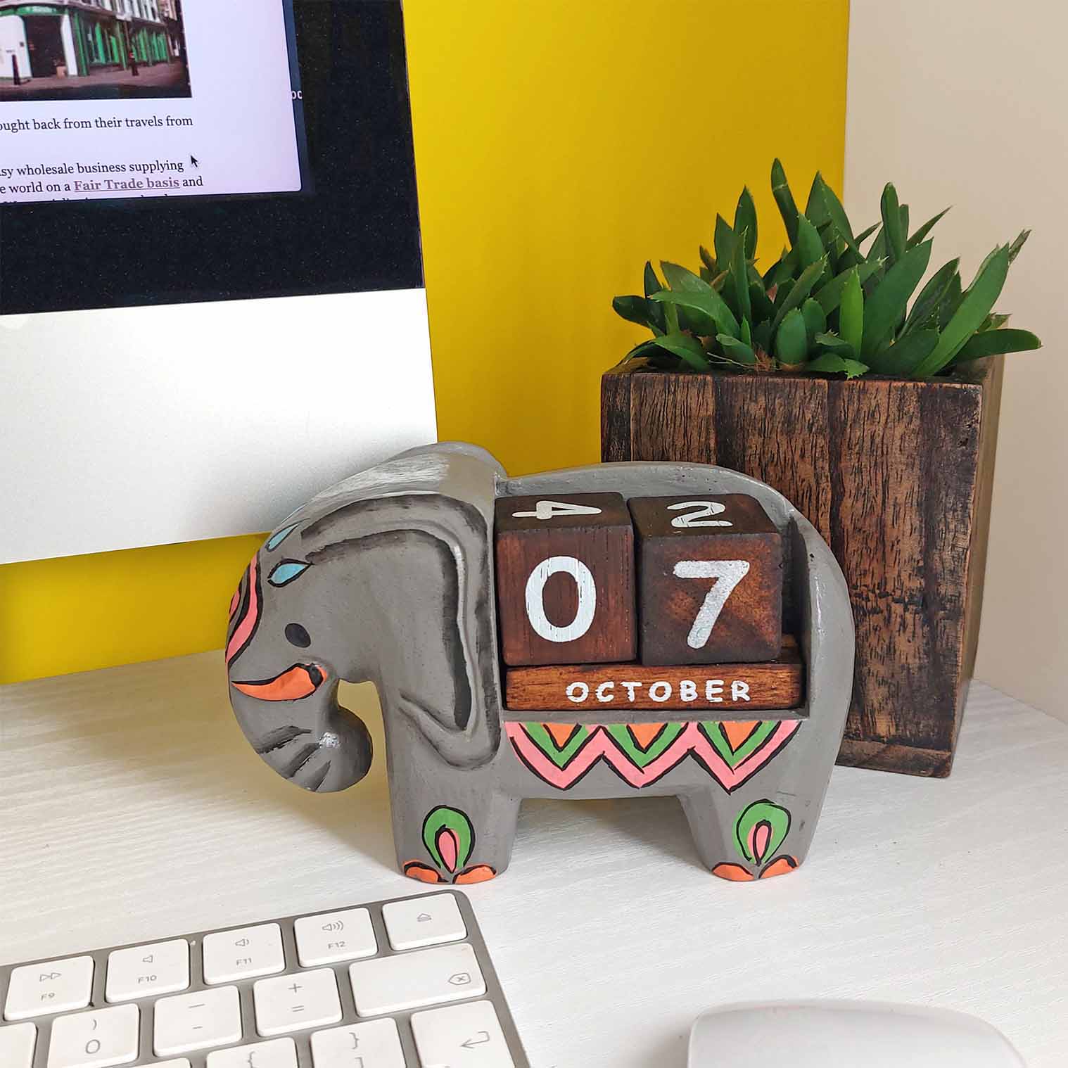 Calendrier perpétuel éléphant peint
