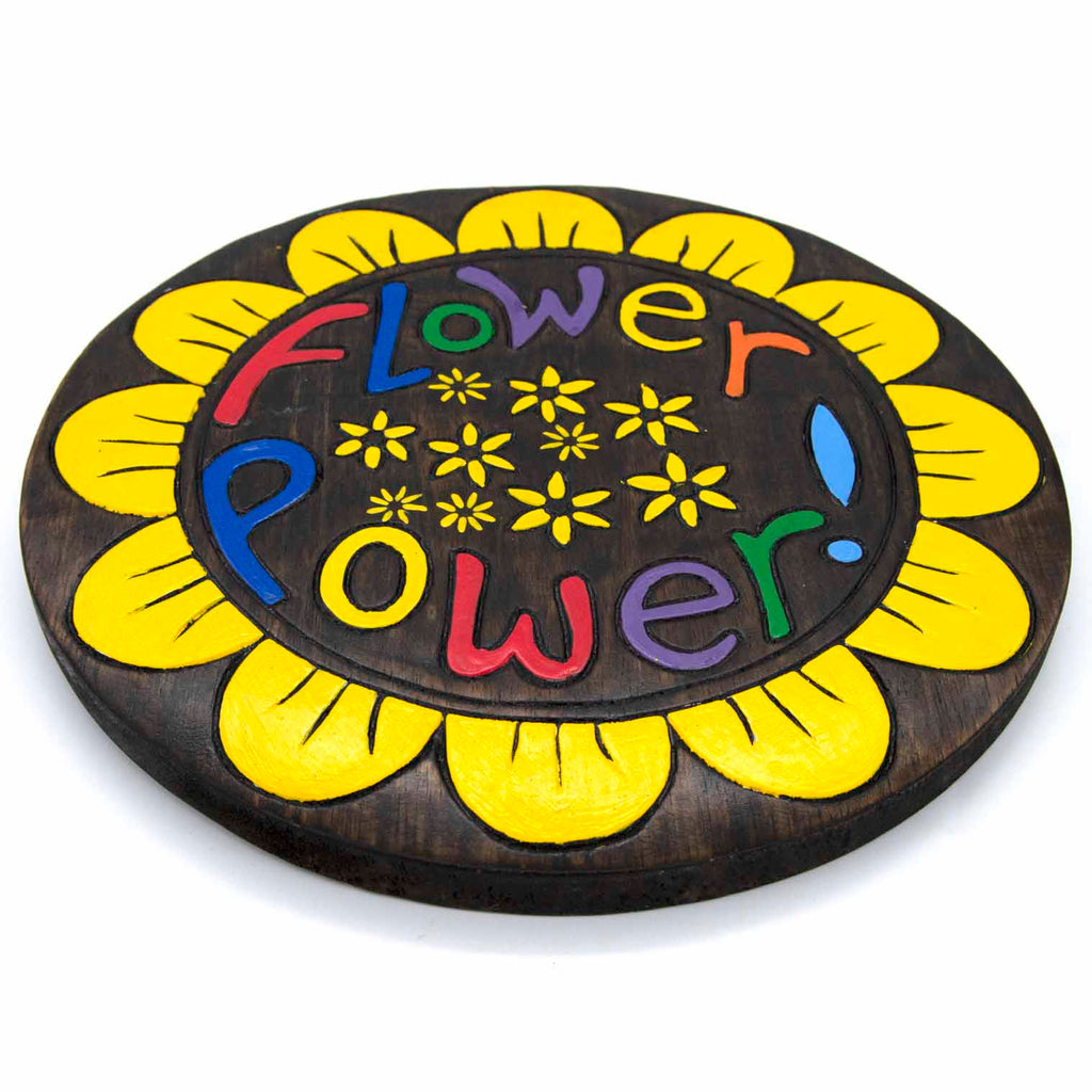 Plaque ronde en bois peint « Flower Power »