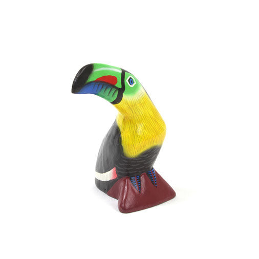 Toucan sculpté et peint