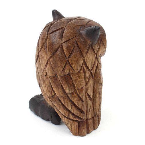 Hibou en bois de pluie sculpté de taille moyenne