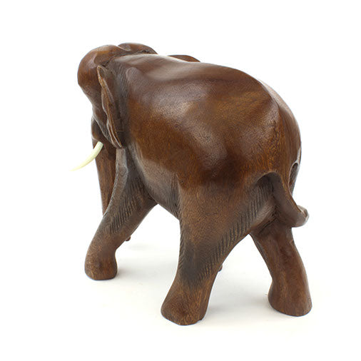 Éléphant sculpté en bois de Raintree, grand modèle