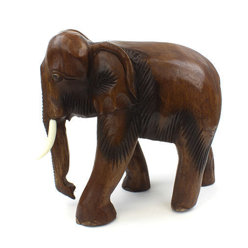 Éléphant sculpté en bois de Saman, très grande taille