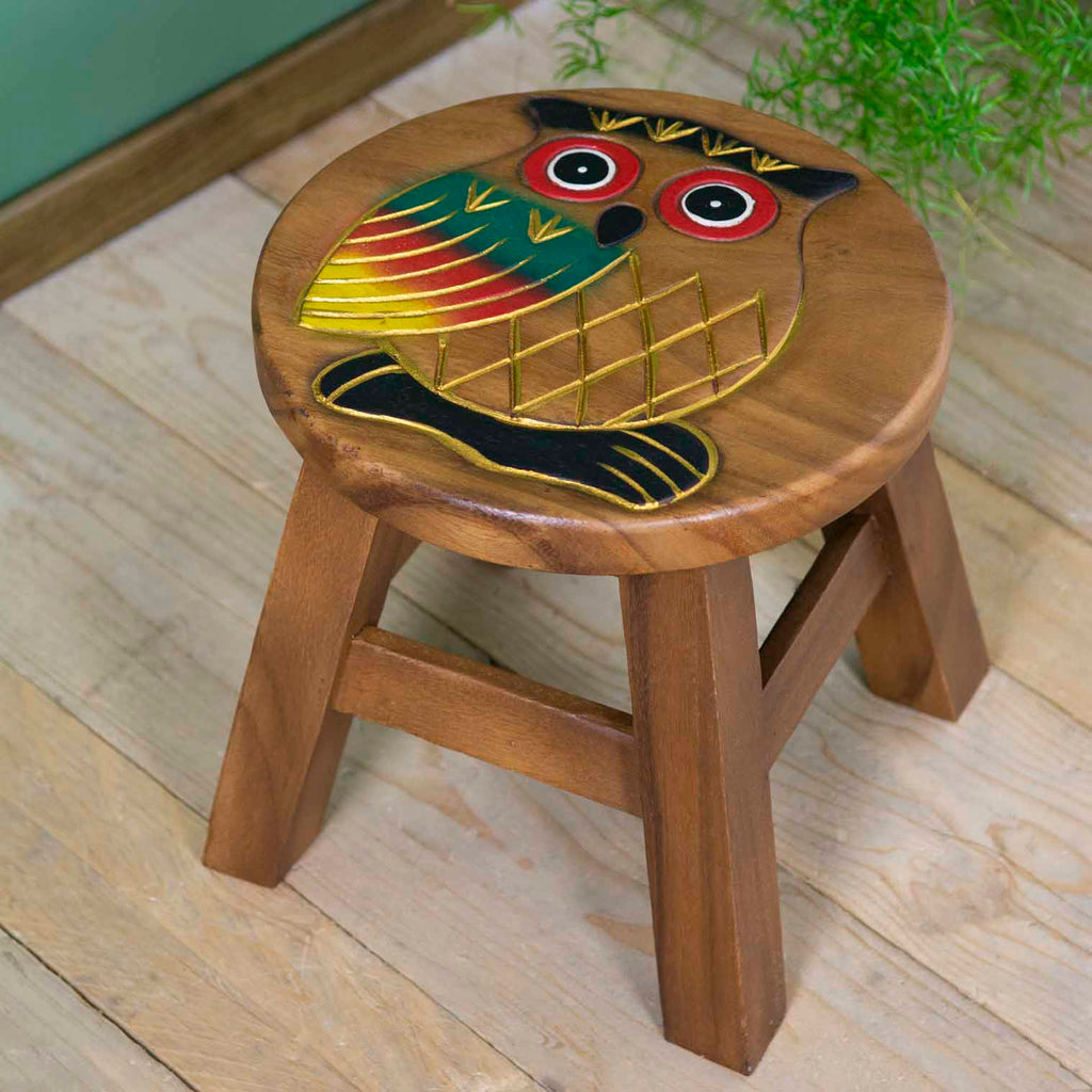 Tabouret en bois de raintree sculpté hibou