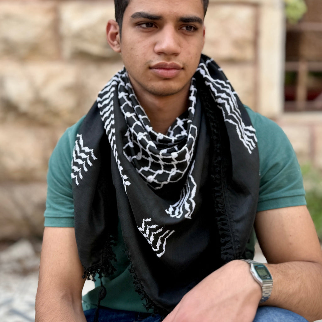 Keffiyeh in Traditional Reversed Style | Shaqloub