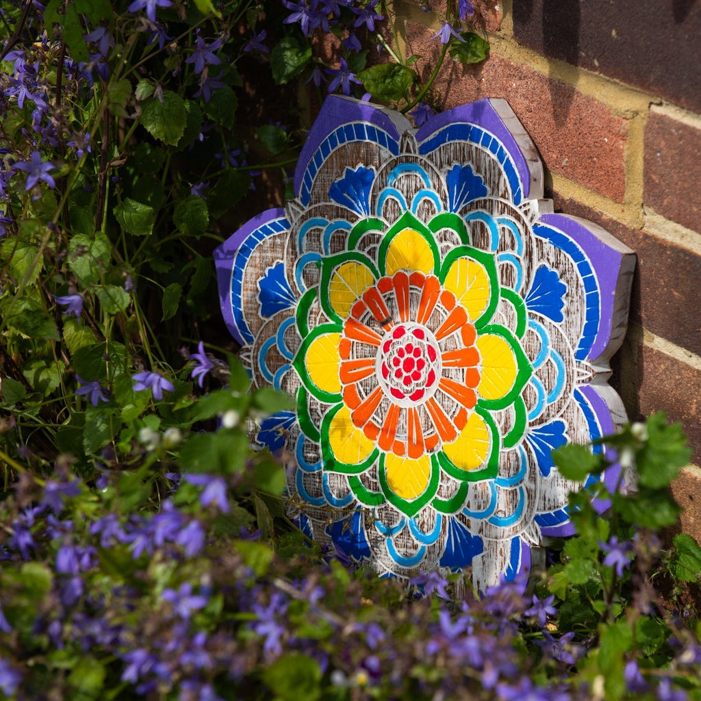 Plaque murale Chakra Mandala, bois d'albizia sculpté