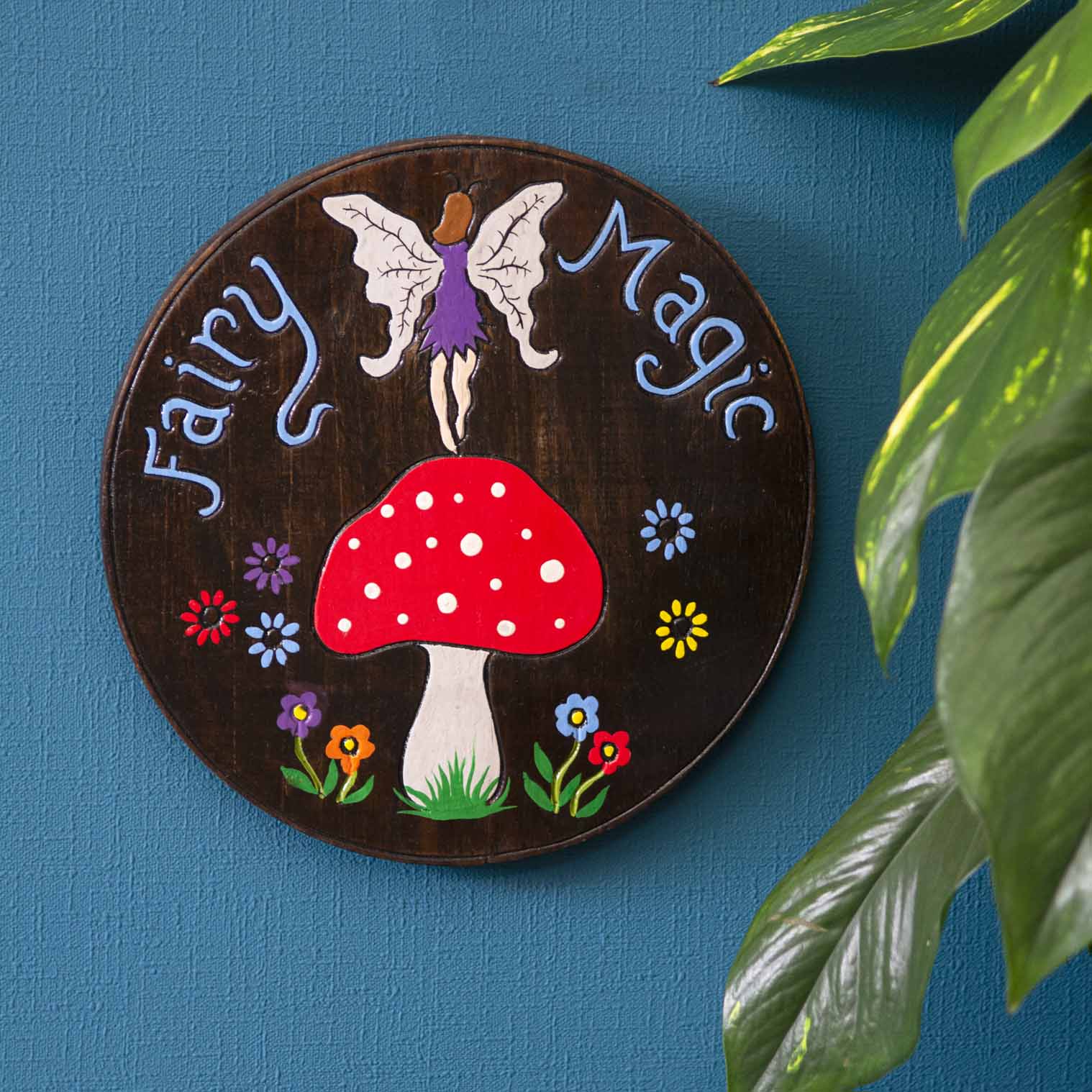 Plaque ronde en bois peinte « Fairy Magic »