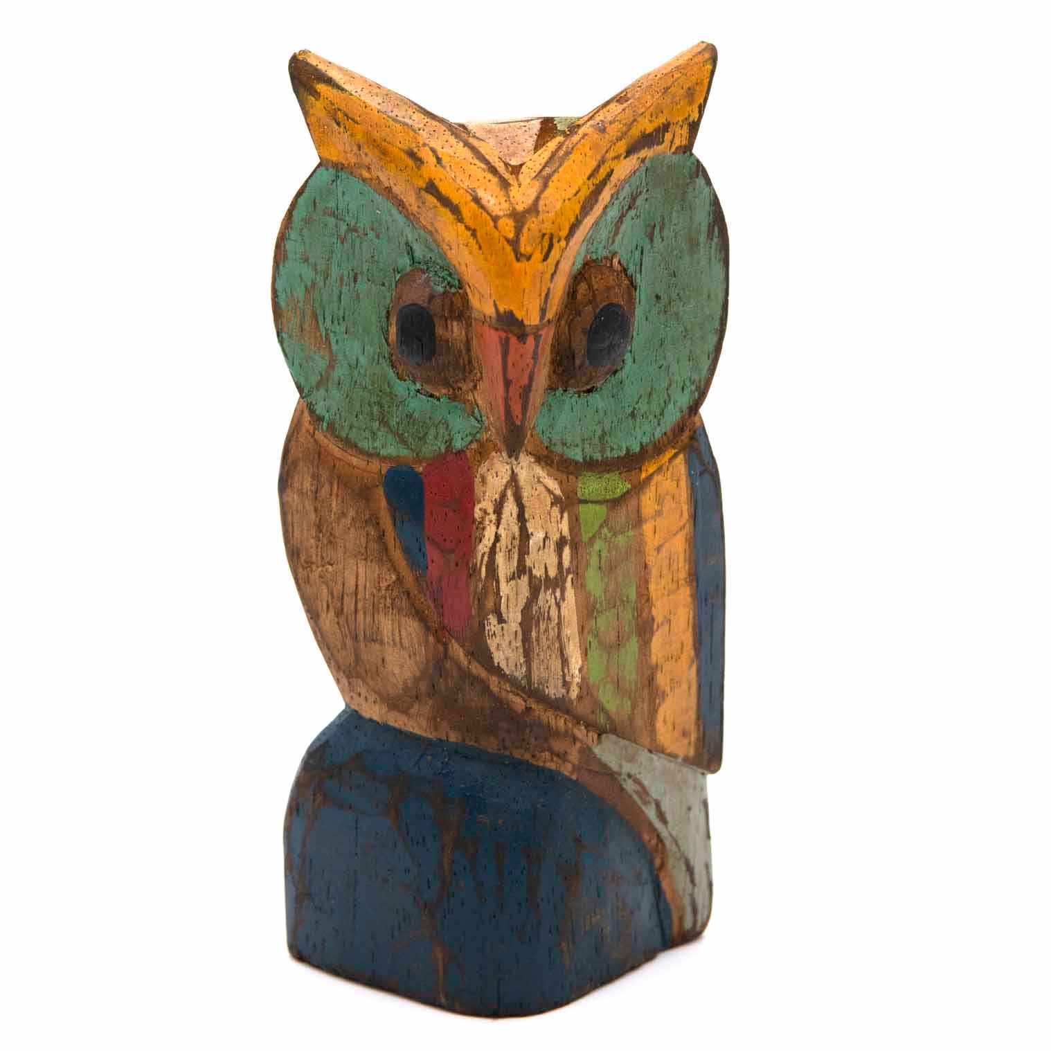 Hibou sculpté et peint rustique