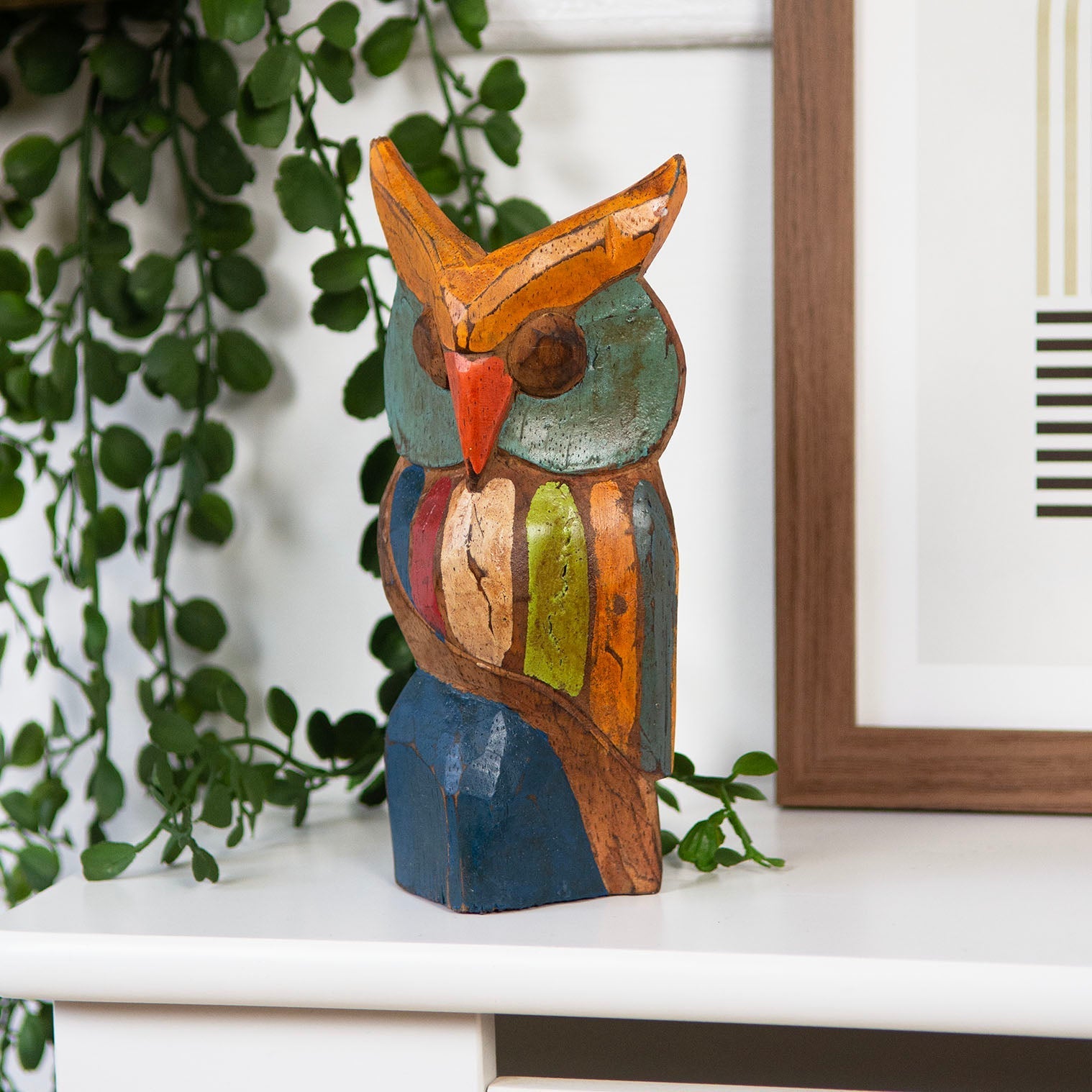 Hibou sculpté et peint rustique
