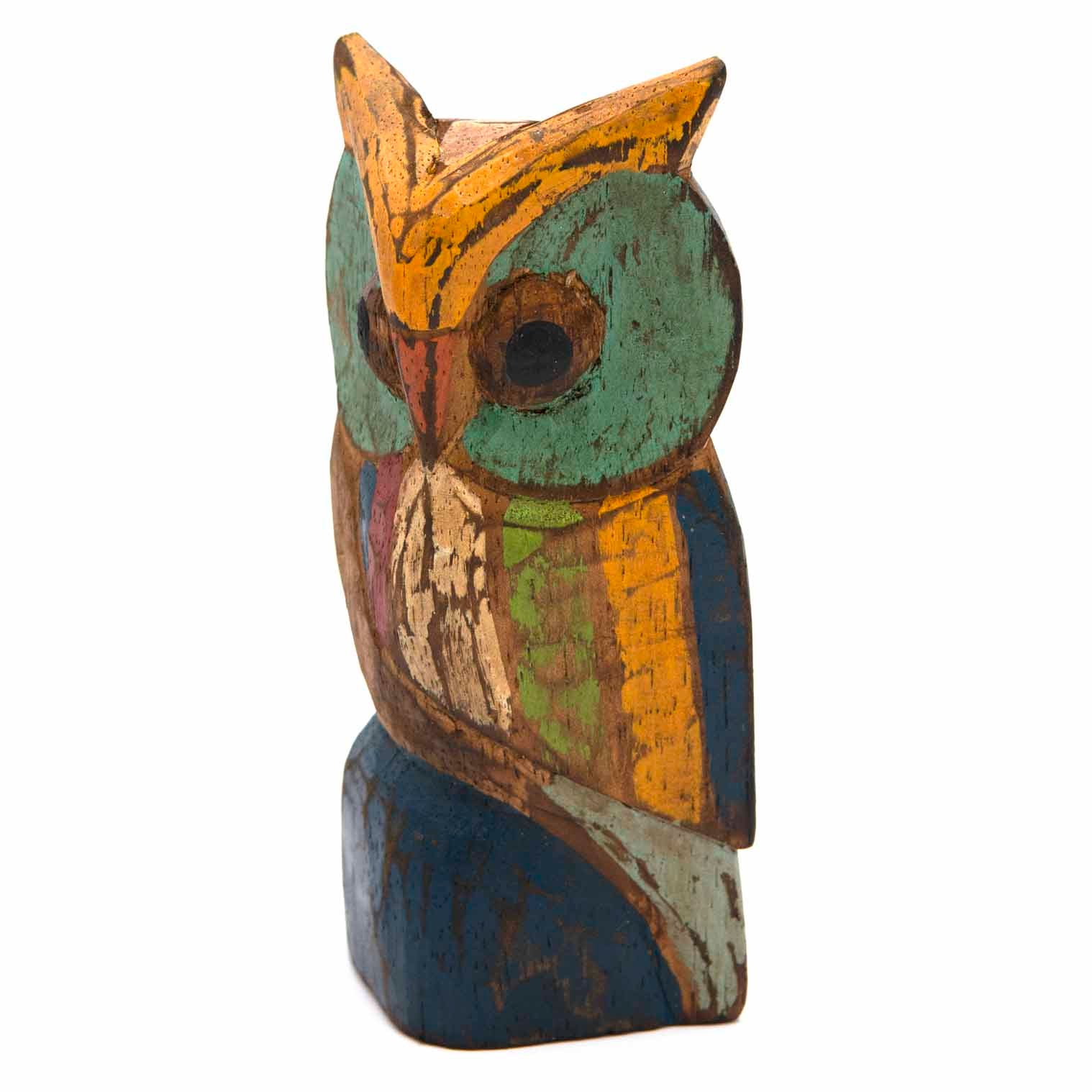 Hibou sculpté et peint rustique