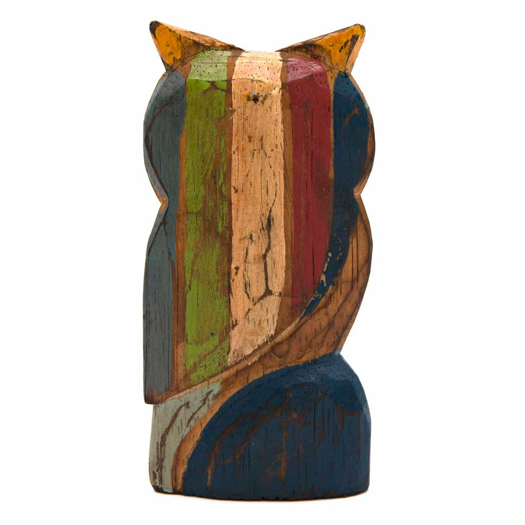 Hibou sculpté et peint rustique
