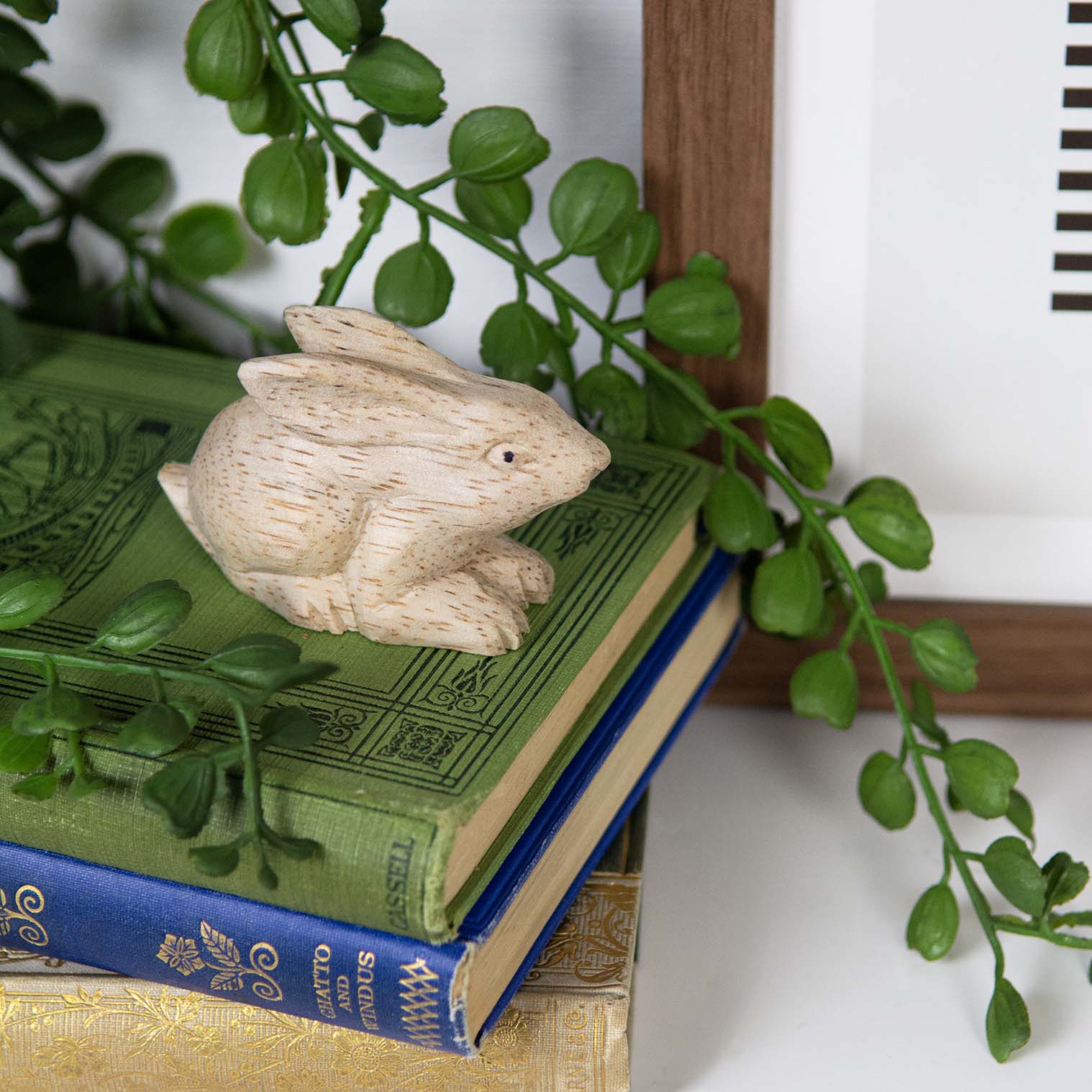 Miniature de lapin sculpté