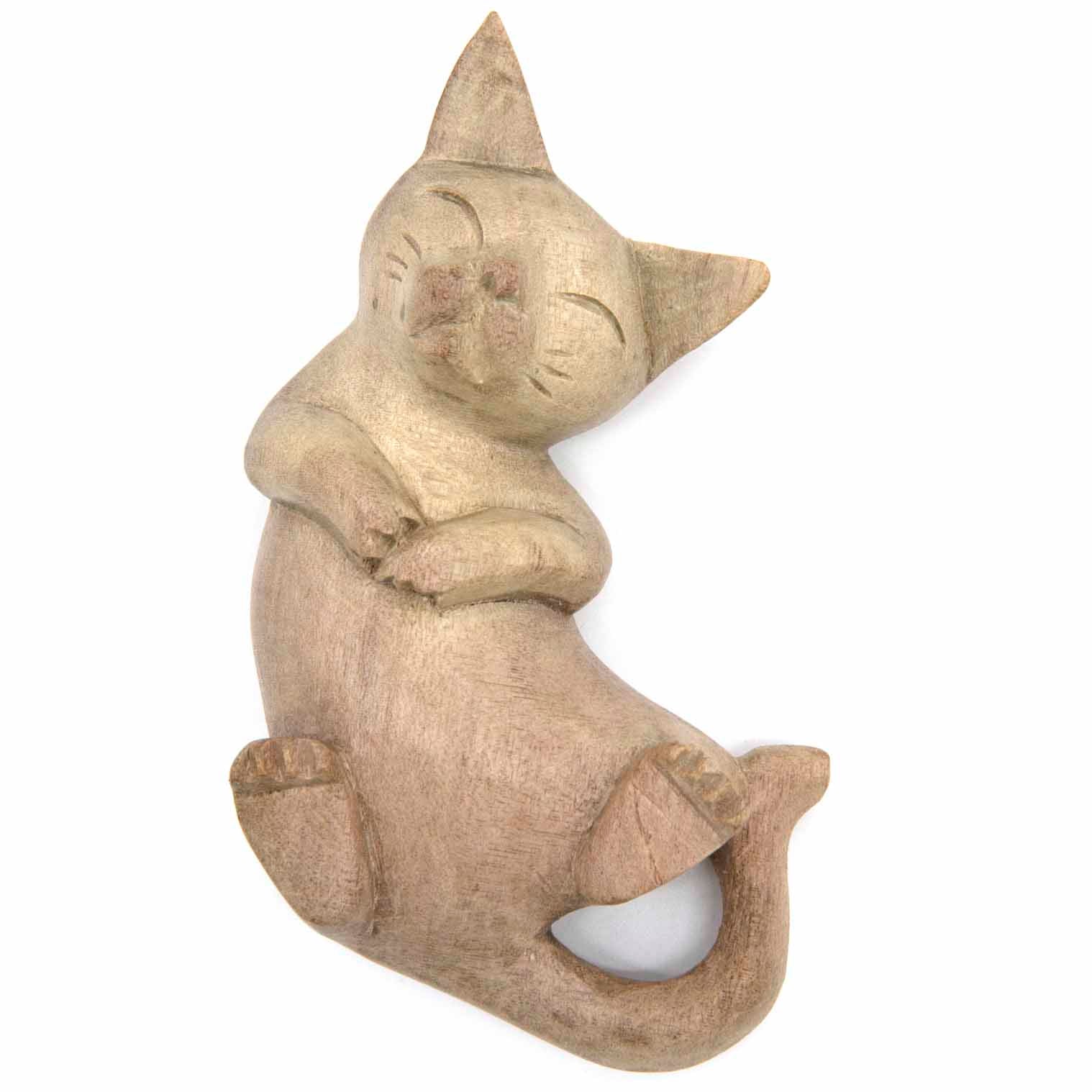 Jouer la sculpture de chat