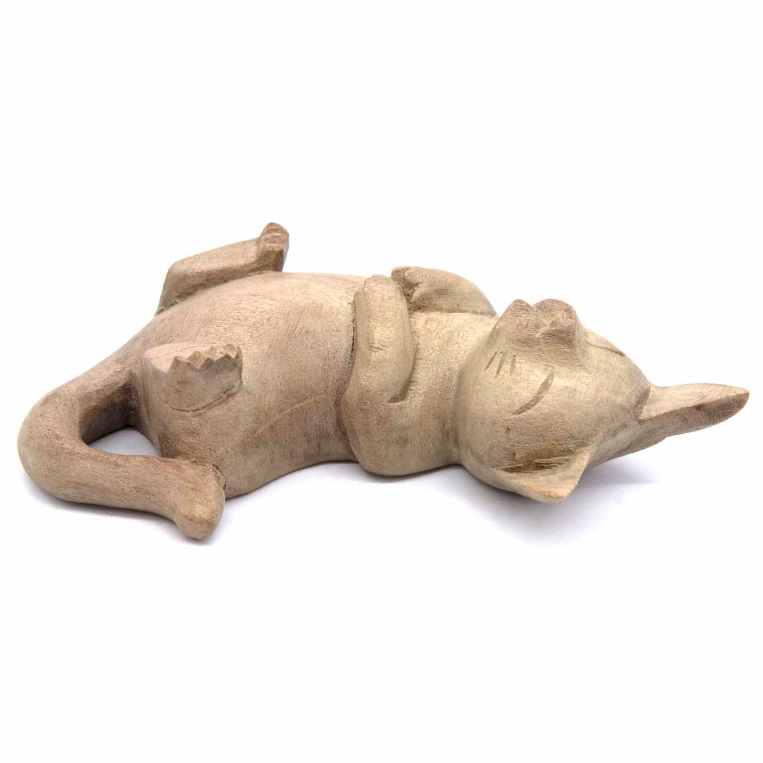 Jouer la sculpture de chat