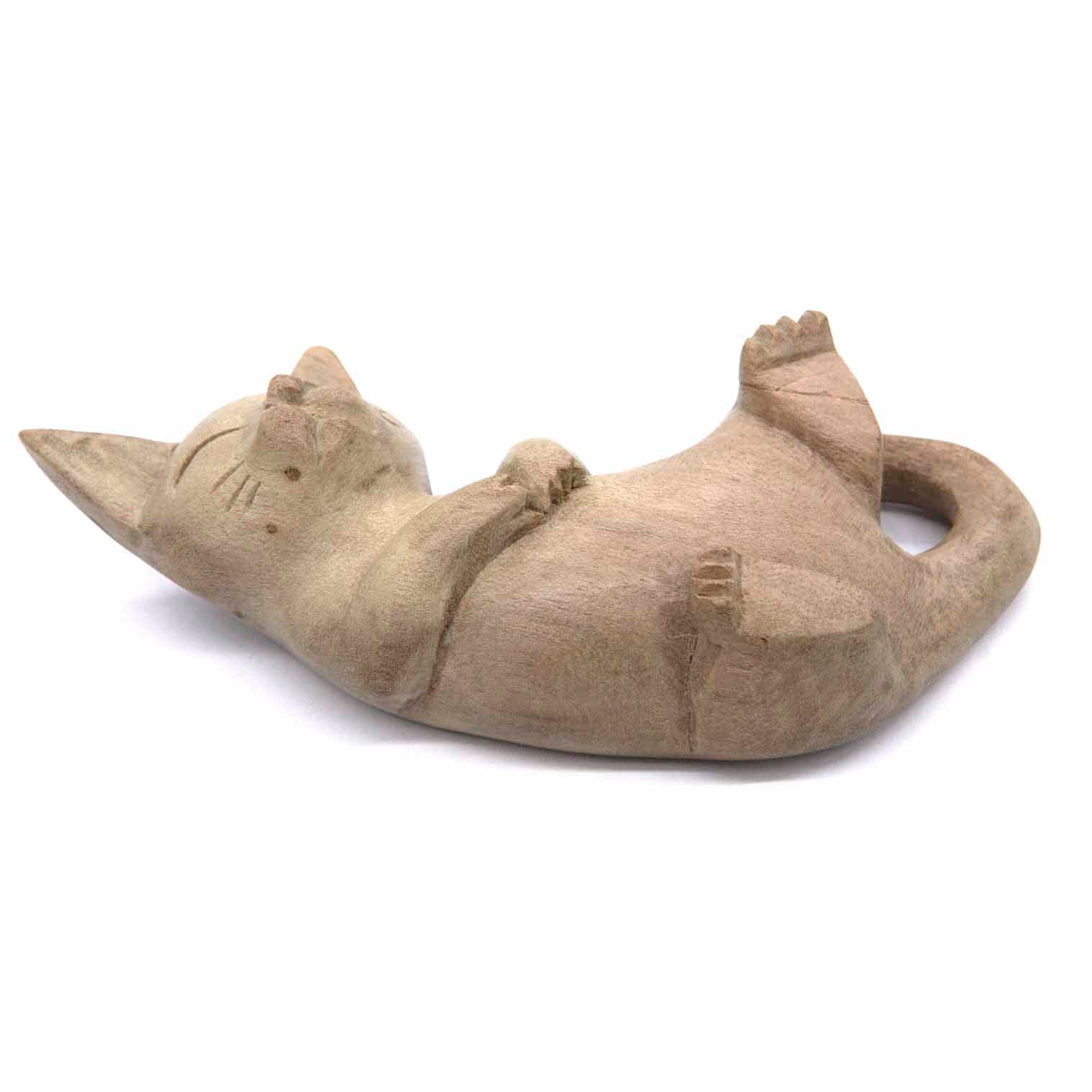Jouer la sculpture de chat