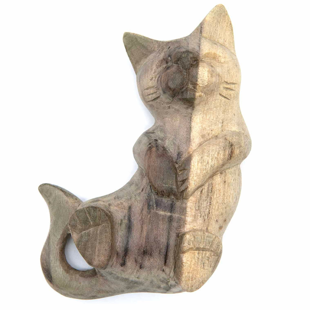 Jouer la sculpture de chat