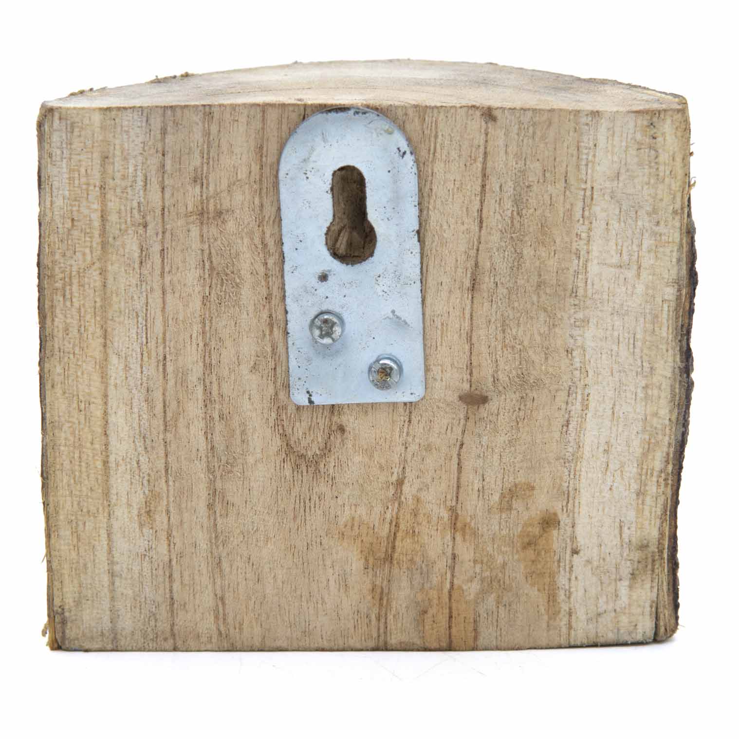 Hibou sculpté dans une section de bûche