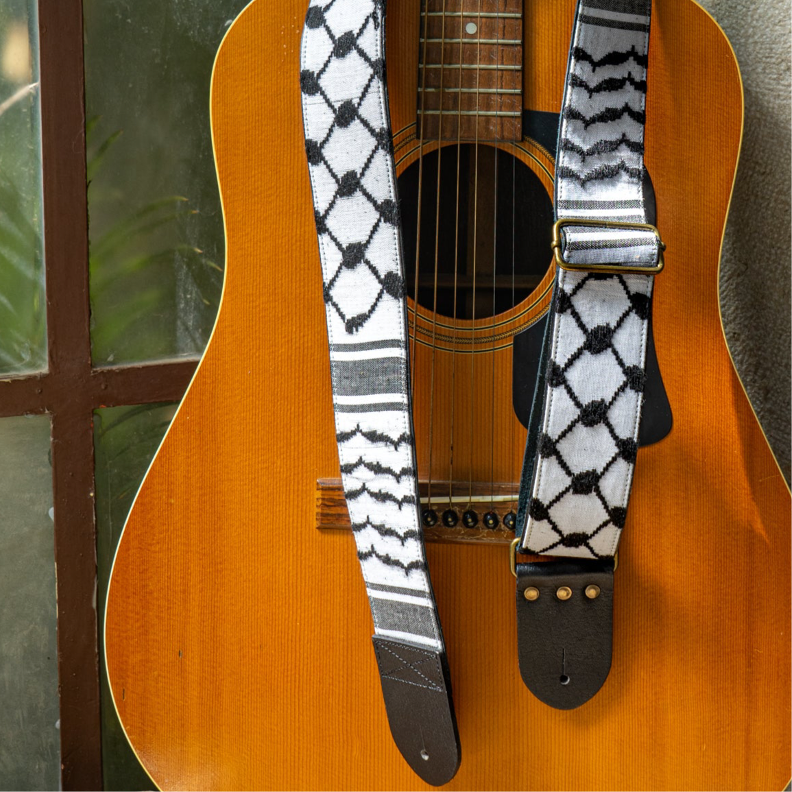Keffiyeh Guitar Strap on Leather | Handcrafted
