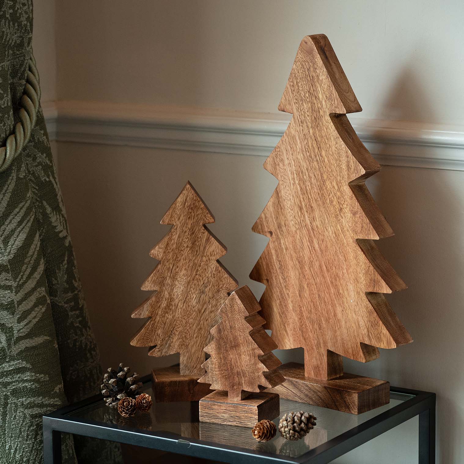 Sapin de Noël sculpté en bois de manguier, petit